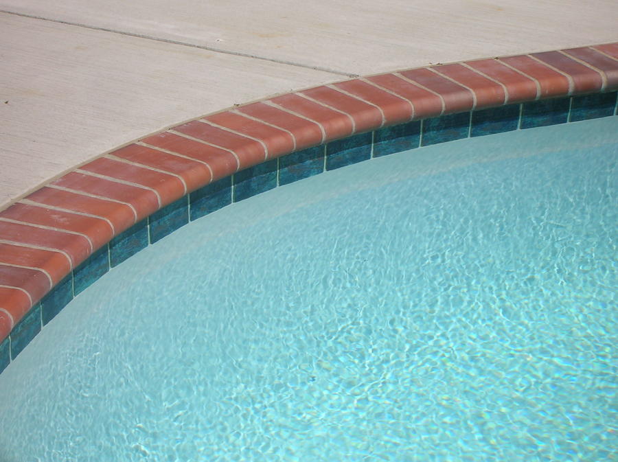 Brick Coping w/Verona Turquoise Tile