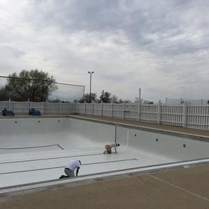 Commercial Town Pool: Luna Quartz White